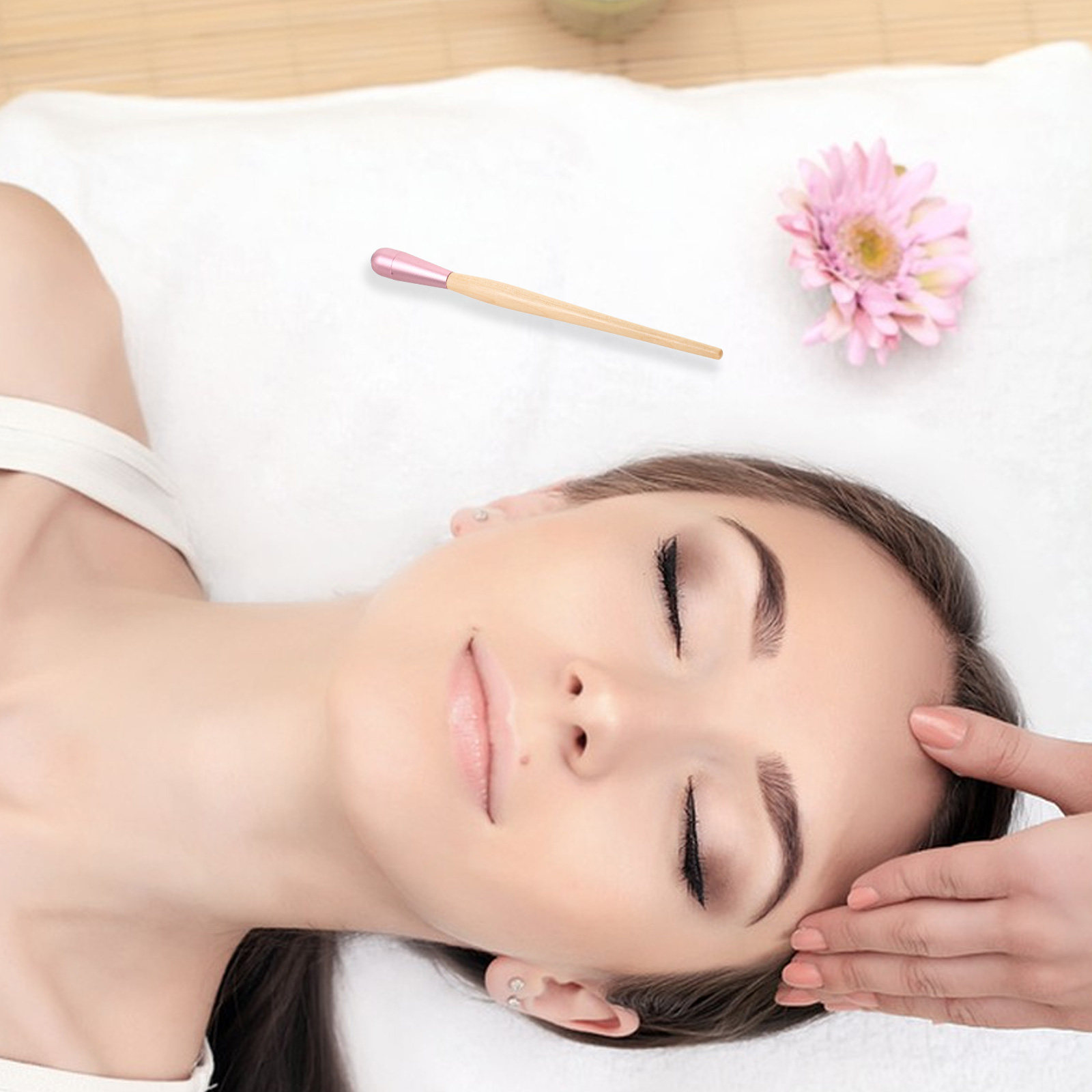 顔や目の周りのマッサージに使えるジェイド製のフェイスローラー - Face Ice Roller Puffiness のレビューと価格